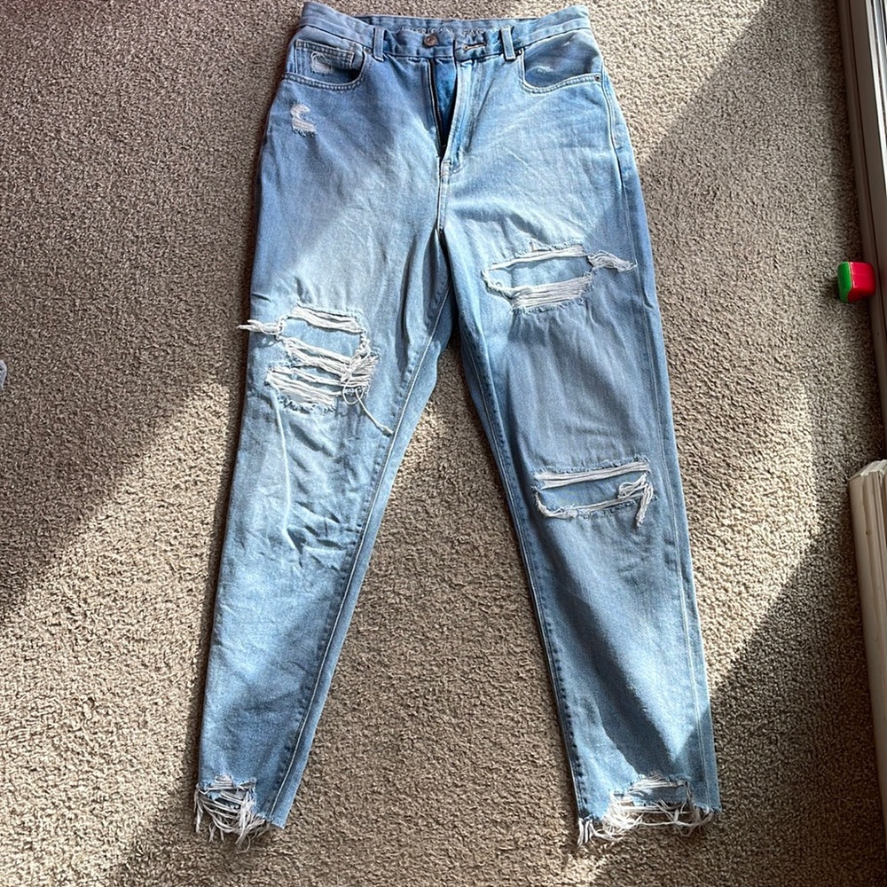 American Eagle light wash jeans